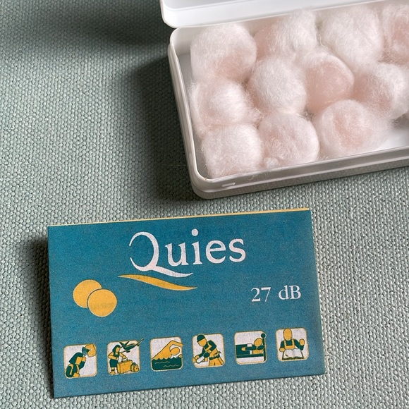 Quies French Ear Plugs with Natural Wax Lot of 4 - Picture 8 of 8